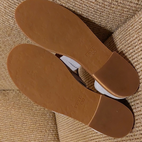 Nwot Frye & Co. Sandals - Picture 7 of 9